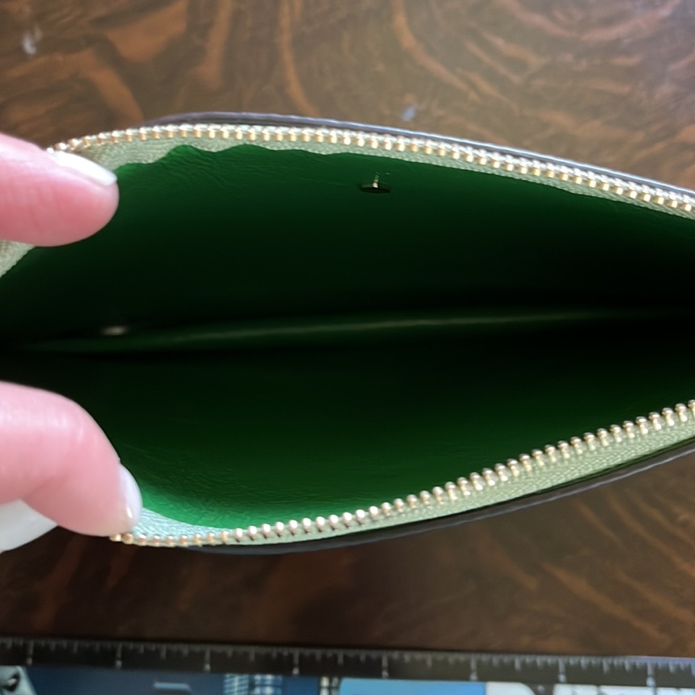 Kate spade mint green pouch leather green interior - Picture 3 of 3